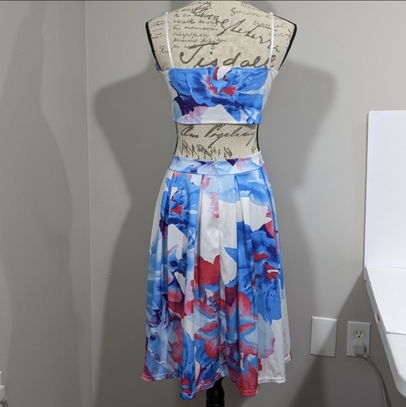 Two Piece Floral Crop Top & Skirt Summer Set Miami Hot! Cruise Outfit! - Picture 3 of 7